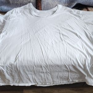 Lot of 4 Hanes white tshirts
